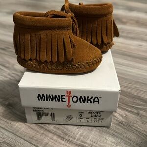 Minnetonka size 0 - EEUC wore once